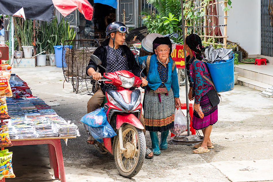 tržiště v Dong Van